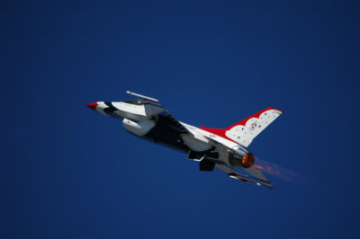Slot pilot leaning on the gas