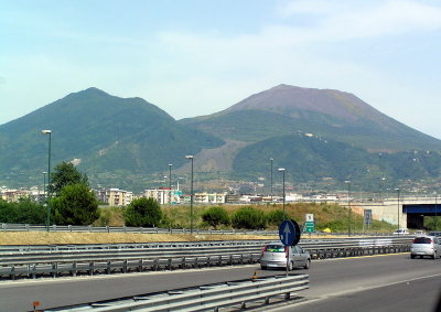 vesuvius from road4.JPG