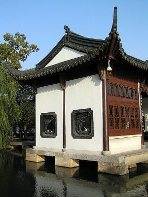 Hangzhou lake house.JPG