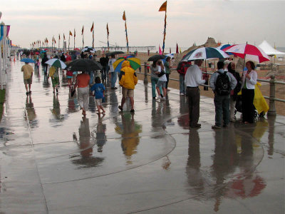 RAIN CROWD