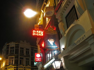 London - Our Favorite Pub.jpg