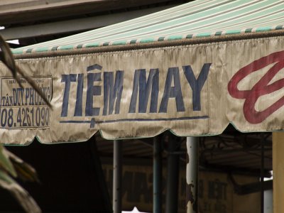 Couldn't Resist Ben Tre, Vietnam, January 2008</FONT