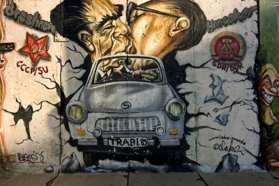 Breznev & Honecker kiss