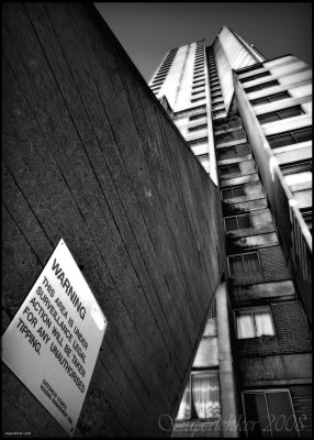 Dunston Rocket - Black and White