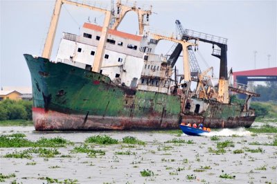 Ship Wreck at Snake Island, Lagos