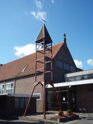 Vijfhuizen, RK kerk De Luifel 2, 2008.jpg