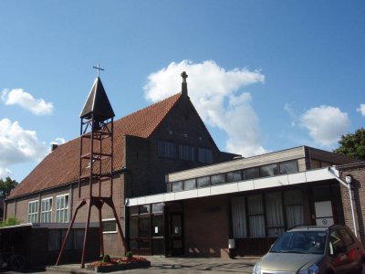 Vijfhuizen, RK kerk, 2008.jpg