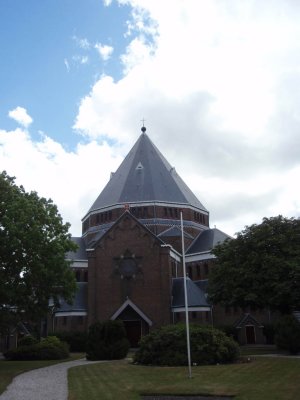 Lisse, RK Engelbewaarderskerk 3, 2008.jpg
