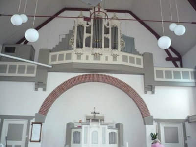 Raard, prot gem (voorm geref kerk) interieur 2 [004], 2008.jpg