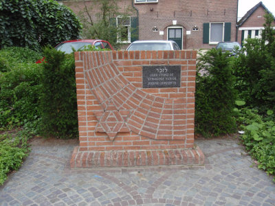 Hengelo, gedenksteen voorm synagoge, 2008