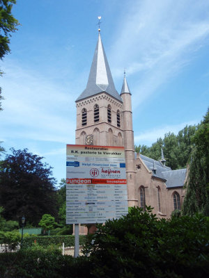 Vierakker, RK kerk 3, 2008.jpg