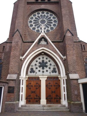 Alkmaar, RK st Laurentiuskerk 2, 2008.jpg