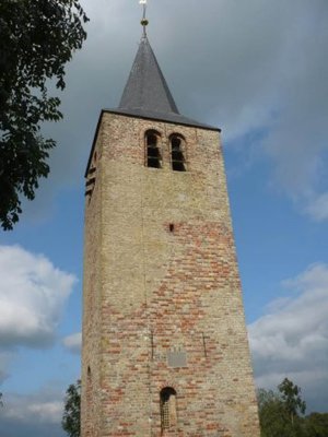 Oosterwierum, NH kerk (oude) losstaande toren 2 [004], 2008.jpg