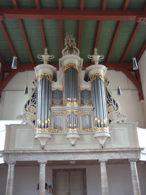 Rolde, NH Jacobuskerk orgel, 2008.jpg