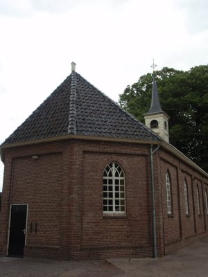 Hoogersmilde, prot kerk, 2008.jpg