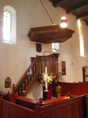 Norg, prot kerk preekstoel, 2008.jpg
