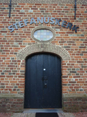 Westerbork, NH kerk toegang, 2008.jpg