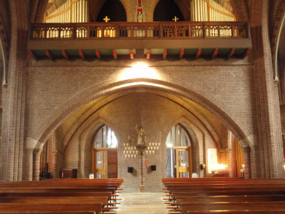 Bovenkerk, RK kerk interieur 4, 2008.jpg