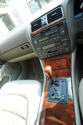 5 Speed Auto Box in this Final model of LS400