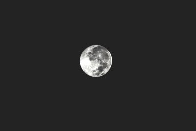 Full moon 110209  50% crop