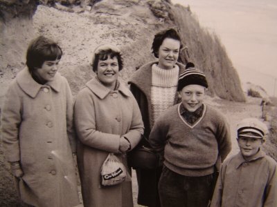 Gillian, Mum, Marianne, James and George at Portland