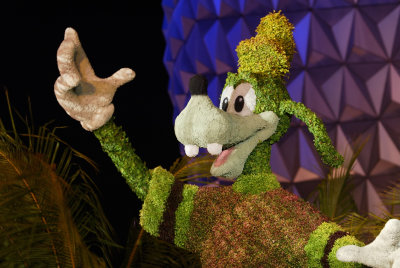Goofy topiary - night