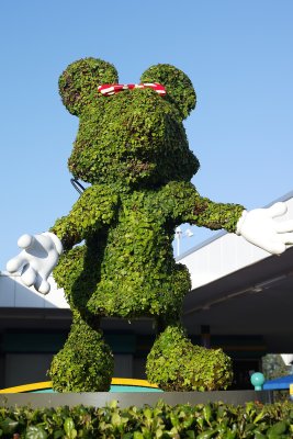 Minnie topiary