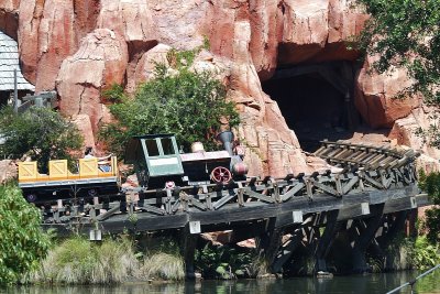 Thunder Mtn train