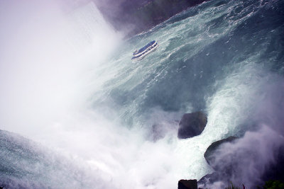 the canadian falls and maid of the mist