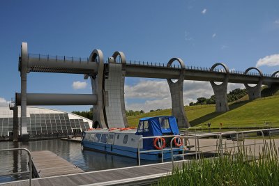 Wheel and aqueduct