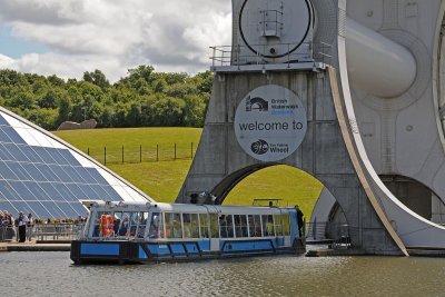 Lower vessel leaving wheel