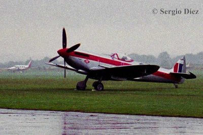 Spitfire con RR Griffon del museo volante.jpg