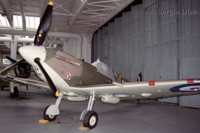 Supermarine Spitfire MK-VB -polish sq. I.jpg