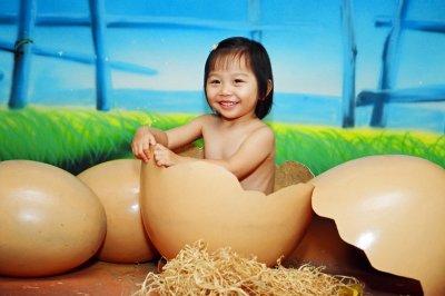 Baby in Egg Look