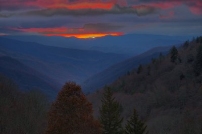 Sunrise near Clingman's 2.jpg