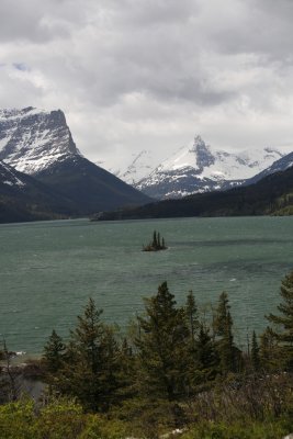 Then we drive further on the St. Mary's where the view of Goose Island is ....