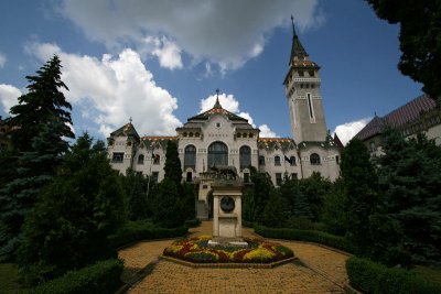 city hall in Trgu Mureş
