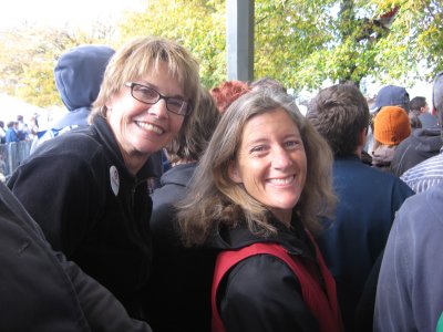 Leslie and Joni.JPG