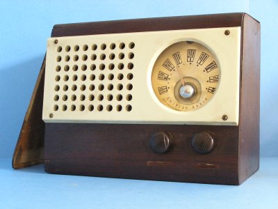 The restoration of an Emerson 510 radio