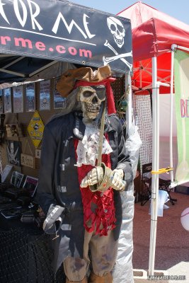 skeletonvendor00832.jpg