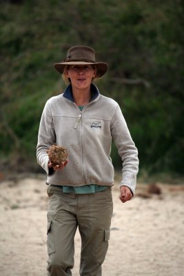 Tish our guide explaining animal dung differences