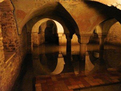 Venezia- acqua alta nella chiesa -1150612.jpg