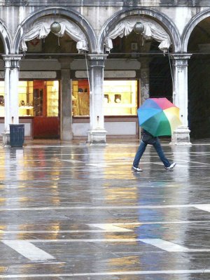 la pioggia sulla piazza San-Marco 1150463.jpg