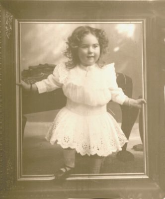 Doreen Schwennesen, born 1910, died aged 7 years in 1918 (? scarlet fever), daughter of Ada and Alfred