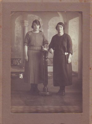  Dot and Matilda, about 1924