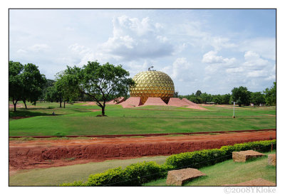 Matrimandir (Auroville Pondicherry)