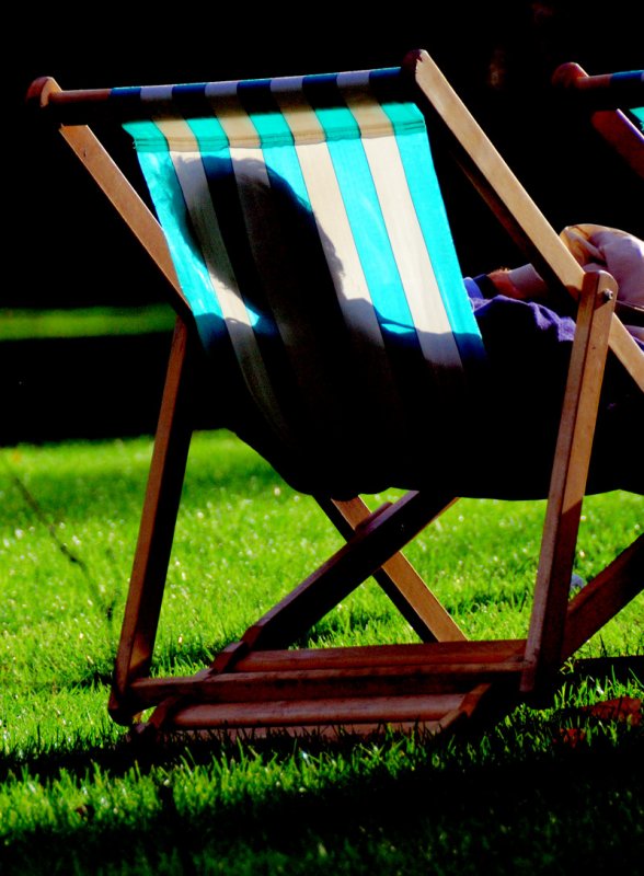 pbase Chairs Green Park London UK October 7 2006.jpg