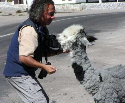 Enrique with friend looking for food