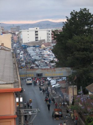 Street market in Tana