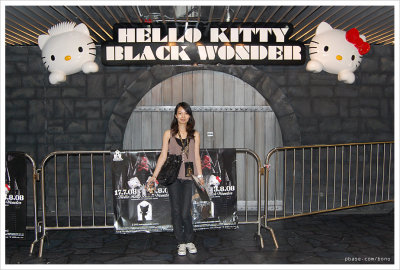 Hello Kitty Black Wonder